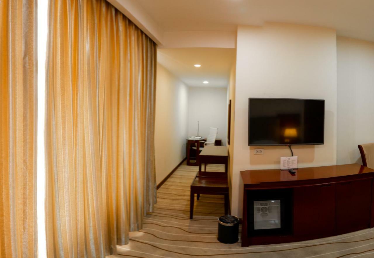 Swiss-Belhotel Blulane Manilla Buitenkant foto